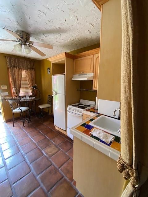 529 Hampton Road West Palm Beach, FL 33405 - Photo 13 of 30 Gallery Image 13