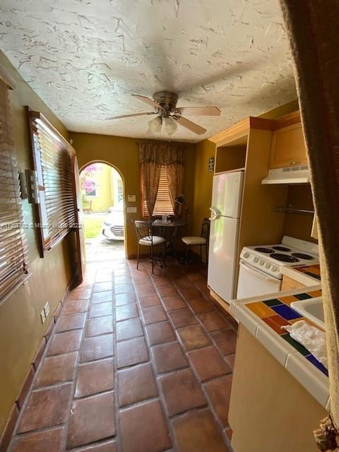 529 Hampton Road West Palm Beach, FL 33405 - Photo 14 of 30 Gallery Image 14