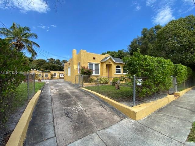 529 Hampton Road West Palm Beach, FL 33405 - Photo 2 of 30 Gallery Image 2