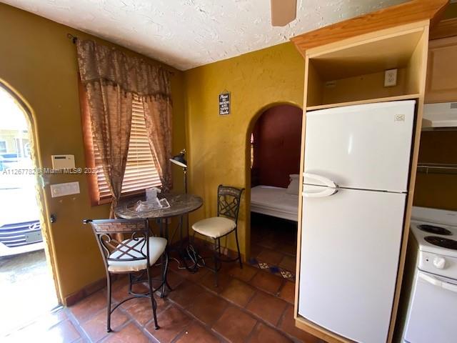 529 Hampton Road West Palm Beach, FL 33405 - Photo 7 of 30 Gallery Image 7