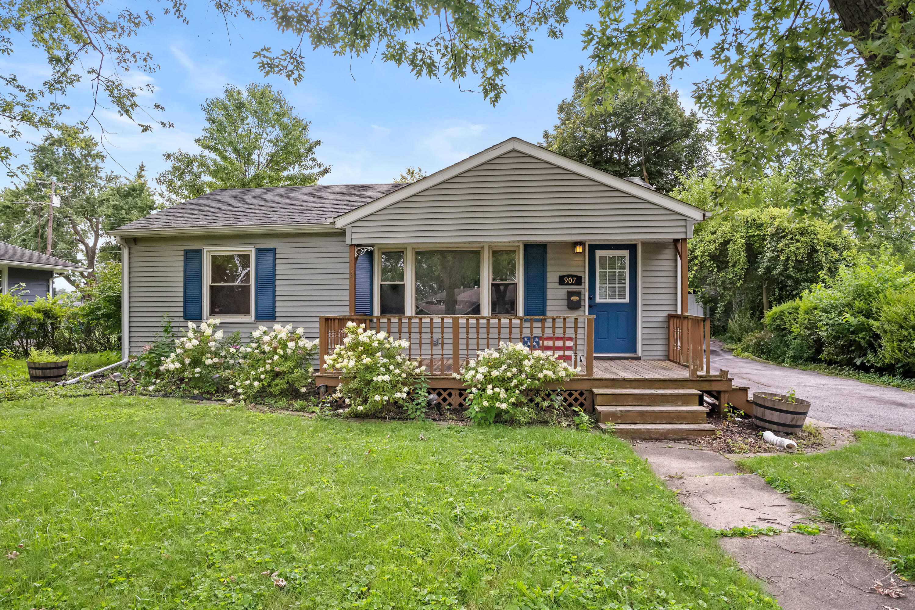 907 South Main Street Crown Point, IN 46307 - Photo 1 of 26 3000x2000