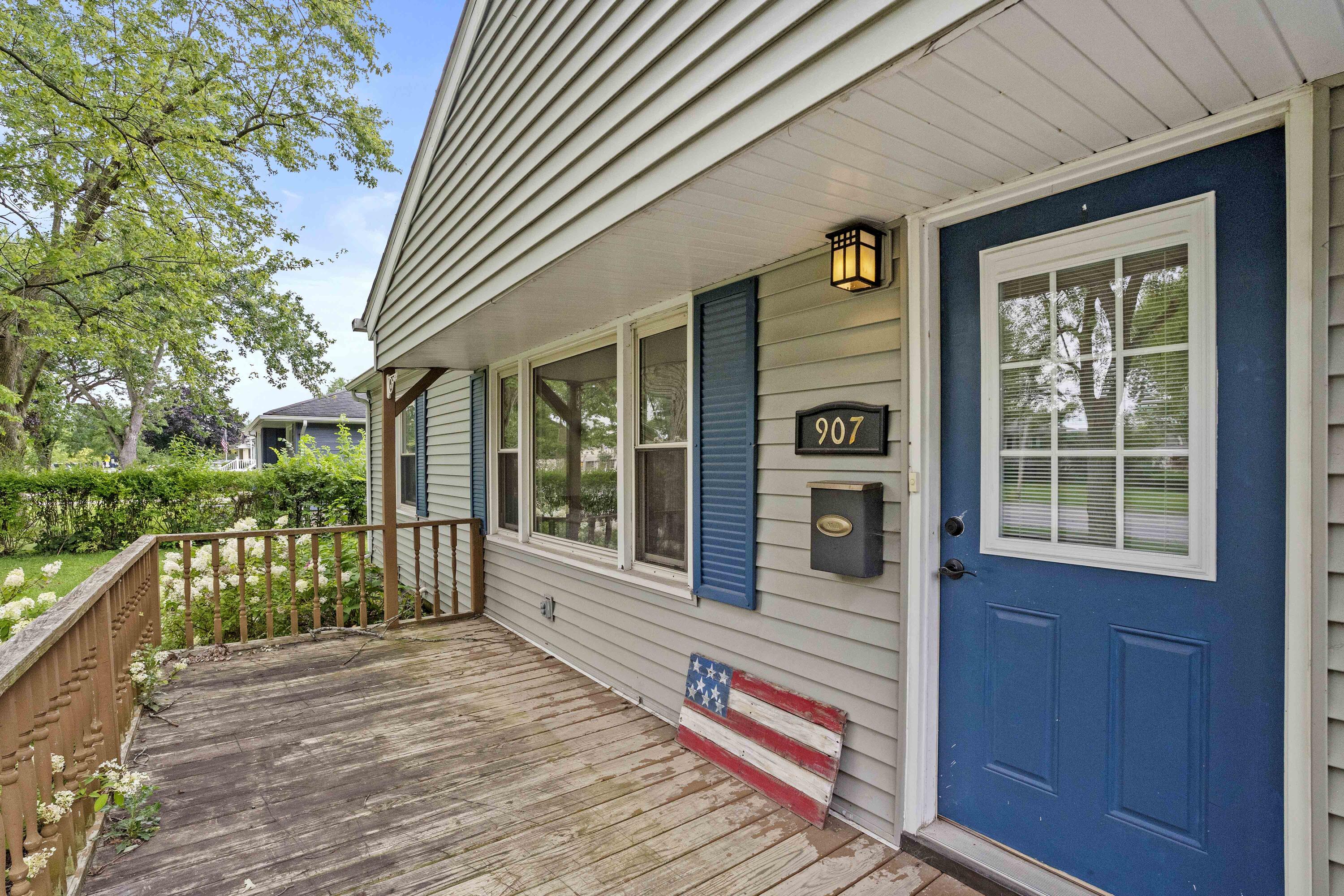 907 South Main Street Crown Point, IN 46307 - Photo 2 of 26 3000x2000