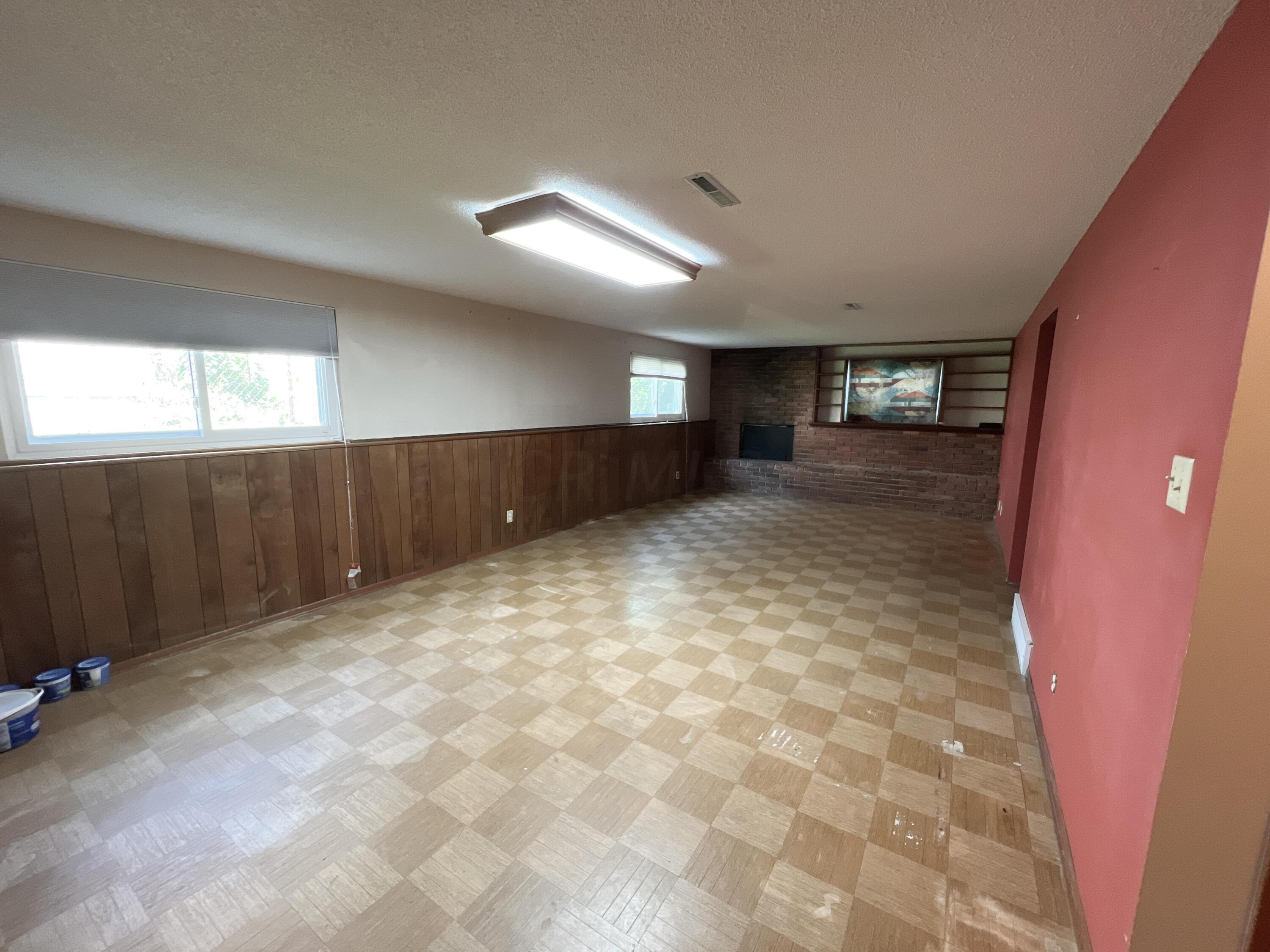2322 Edmonton Road Columbus, OH 43229 - Photo 18 of 25 LL Family Room
