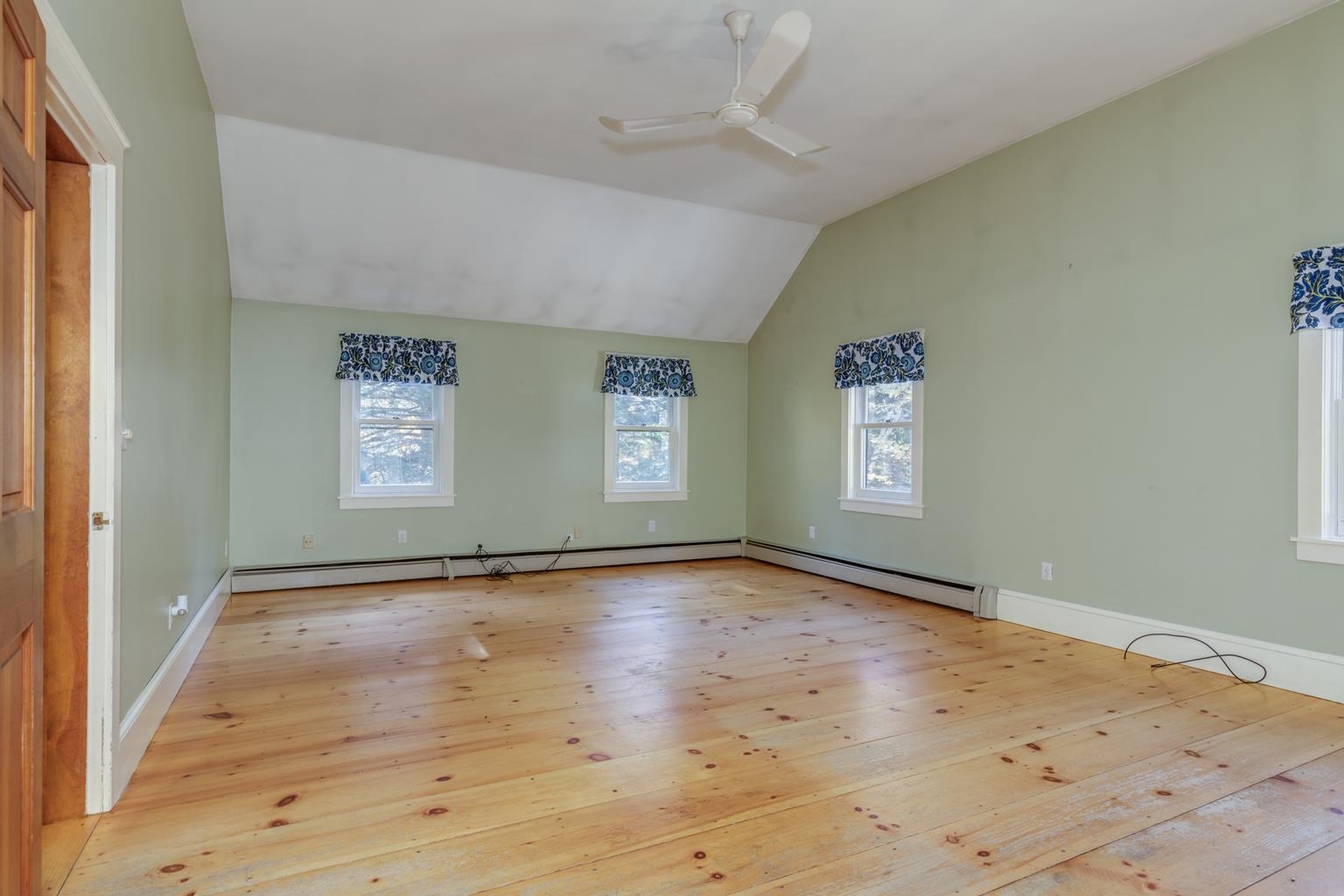808 Russell Station Road Francestown, NH 03043 - Photo 12 of 58 Gallery Image 12