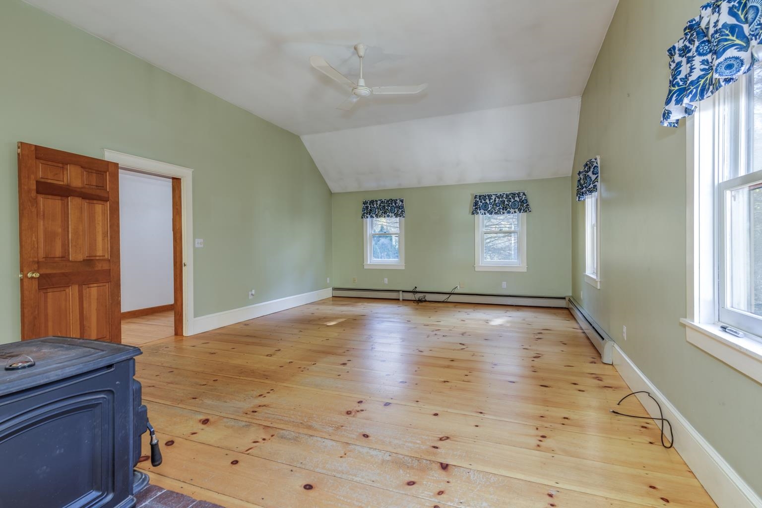 808 Russell Station Road Francestown, NH 03043 - Photo 16 of 58 Gallery Image 16