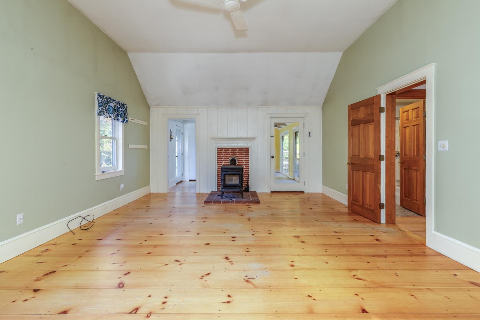 808 Russell Station Road Francestown, NH 03043 - Photo 18 of 58 Gallery Image 18