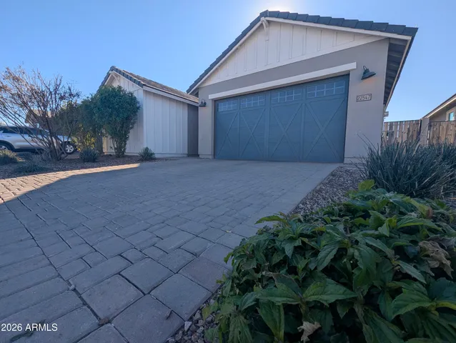 a picture of a black and white photo