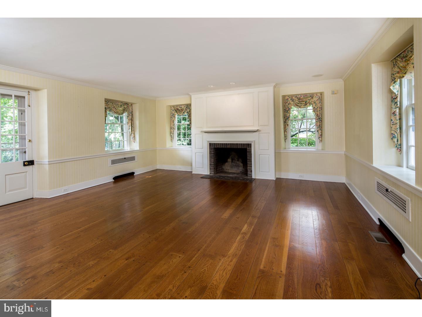 343 Avon Road Bryn Mawr, PA 19010 - Photo 2 of 21 Living Room
