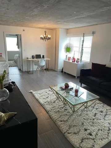 $2,500 | 753 Michigan Avenue, Unit 2E, Miami Beach, FL 33139