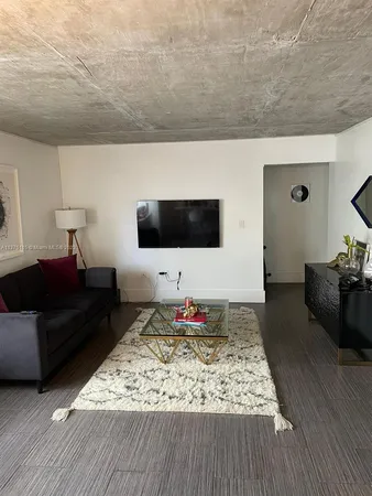 $2,500 | 753 Michigan Avenue, Unit 2E, Miami Beach, FL 33139