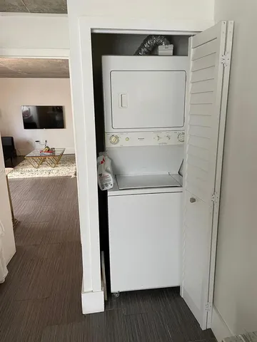 $2,500 | 753 Michigan Avenue, Unit 2E, Miami Beach, FL 33139