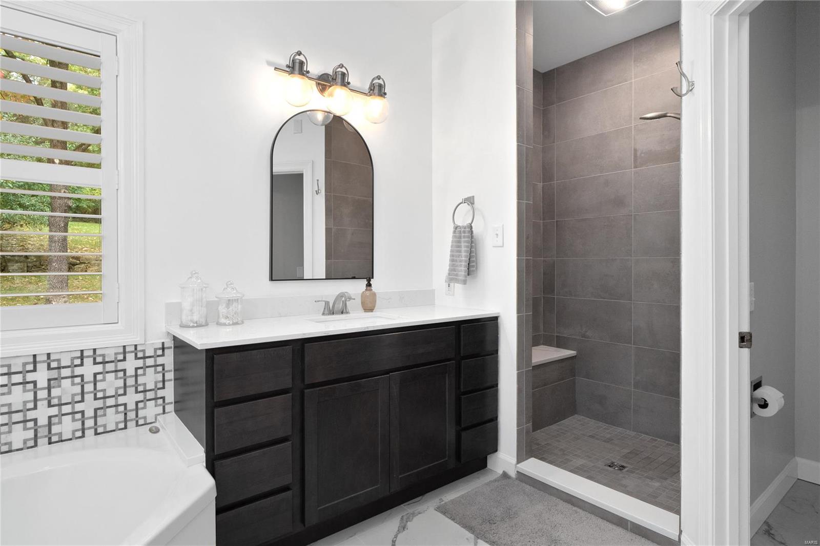 2 Currier And Ives Drive Eureka, MO 63025 - Photo 18 of 63