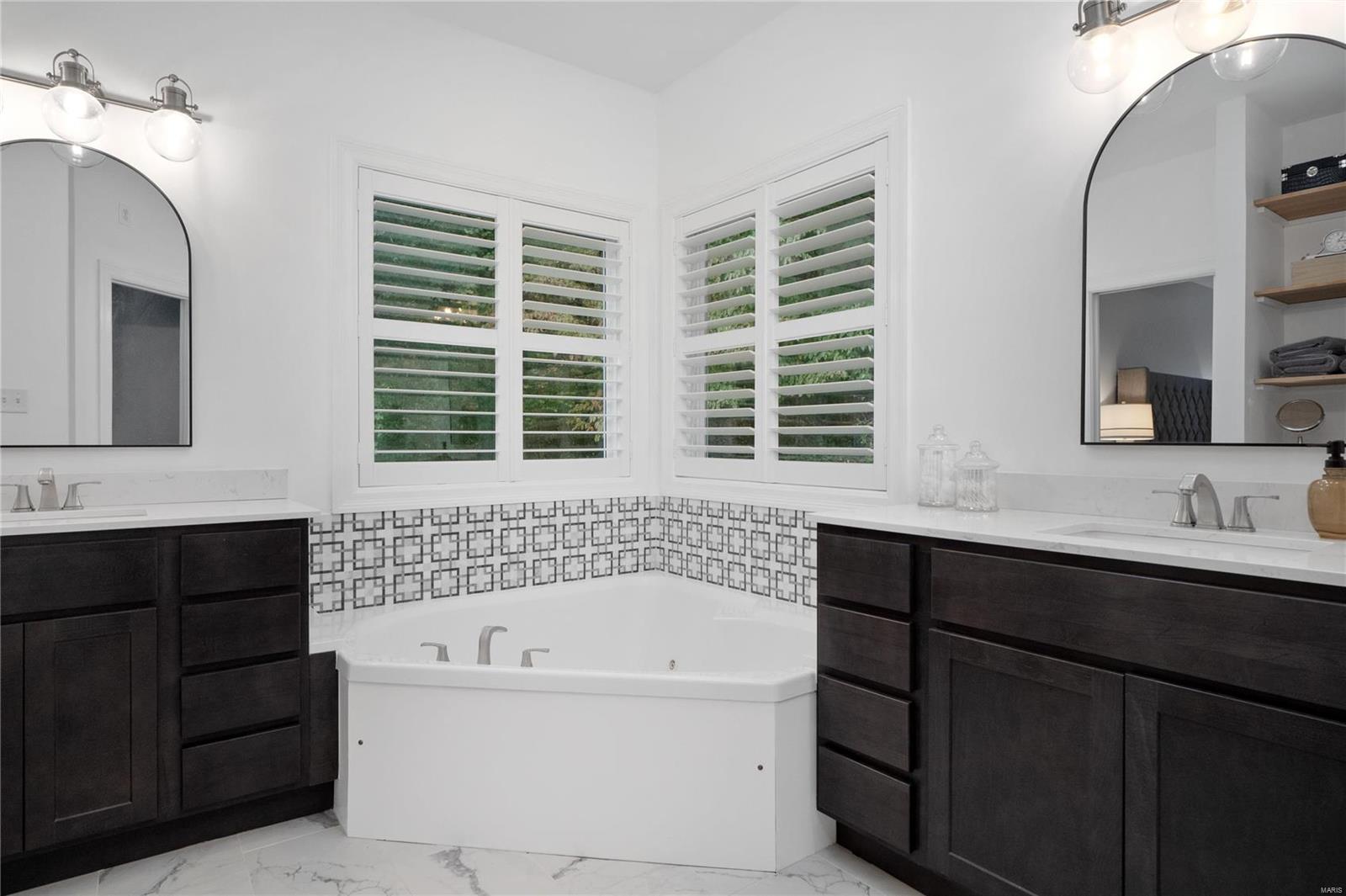 2 Currier And Ives Drive Eureka, MO 63025 - Photo 19 of 63