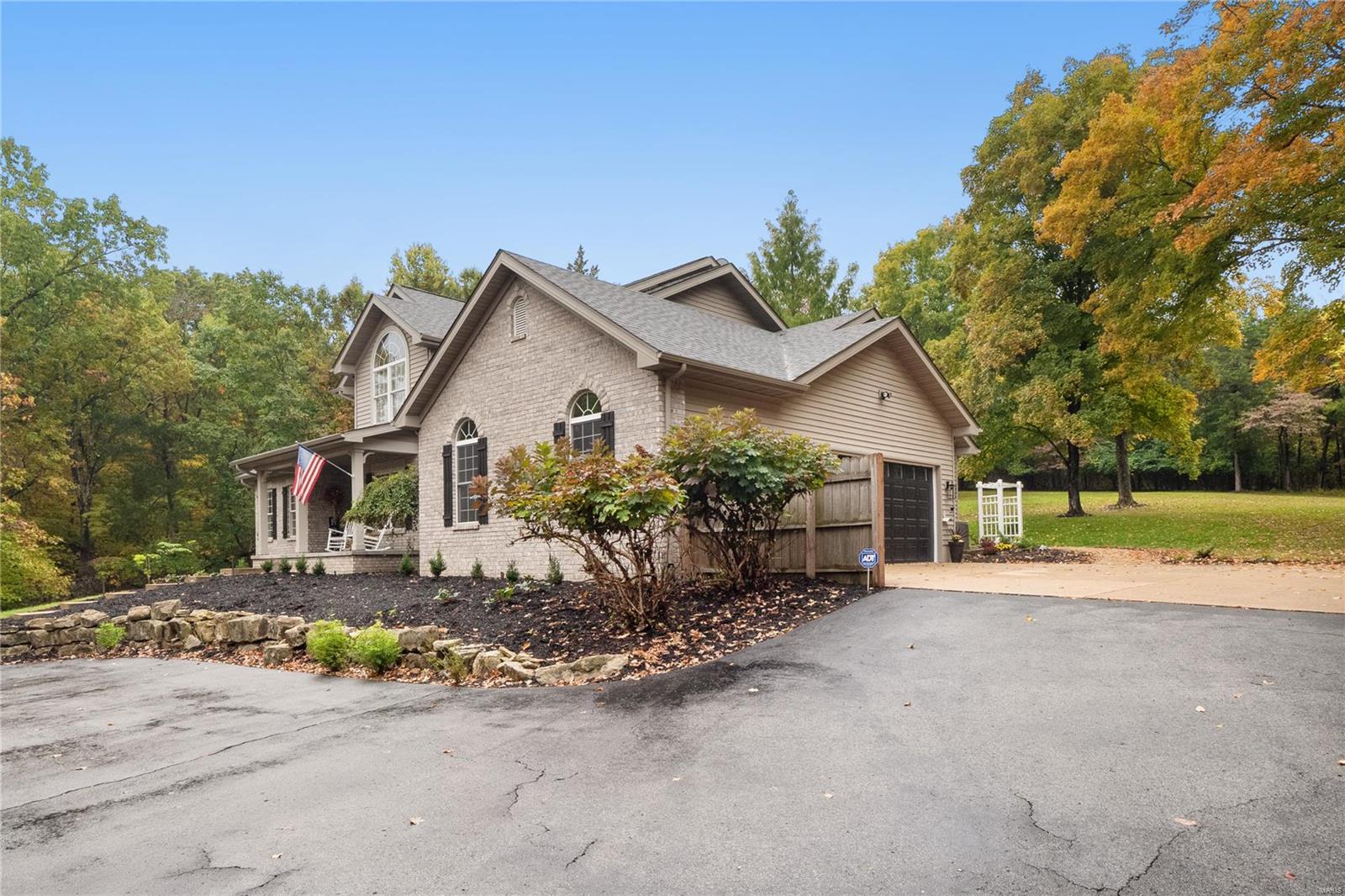 2 Currier And Ives Drive Eureka, MO 63025 - Photo 6 of 63