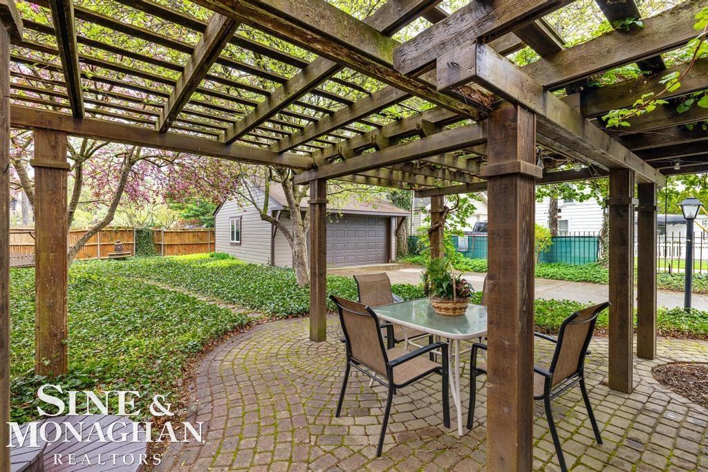 79 Cambridge Road Grosse Pointe, MI 48236 - Photo 37 of 50 50173405-65287ecd-9426-4c05-99b0-aaa984d52ff2.JPG