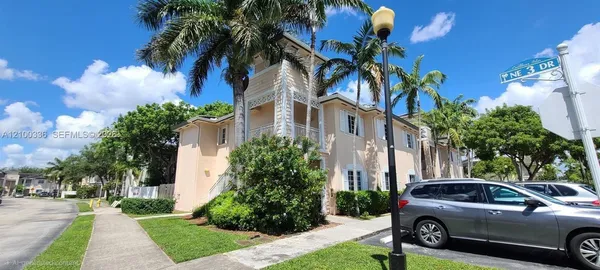 $2,450 | 376 Northeast 26th Terrace, Unit 201, Homestead, FL 33033