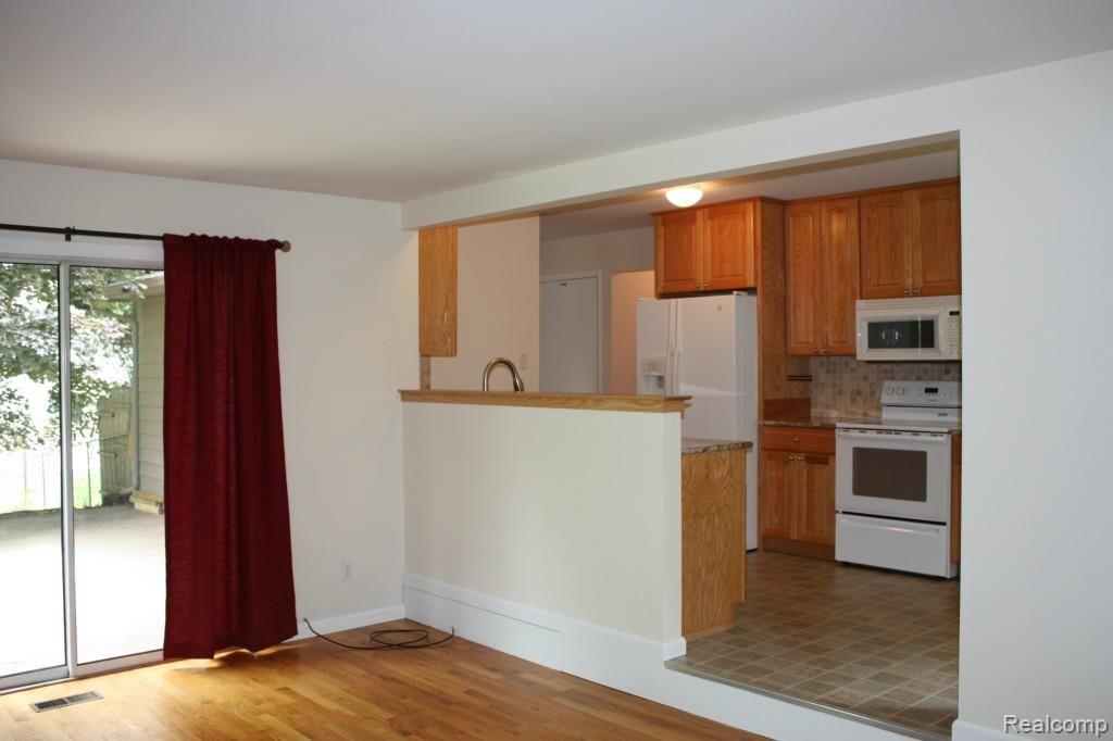 1240 Stonehenge Road Flint, MI 48532 - Photo 13 of 20