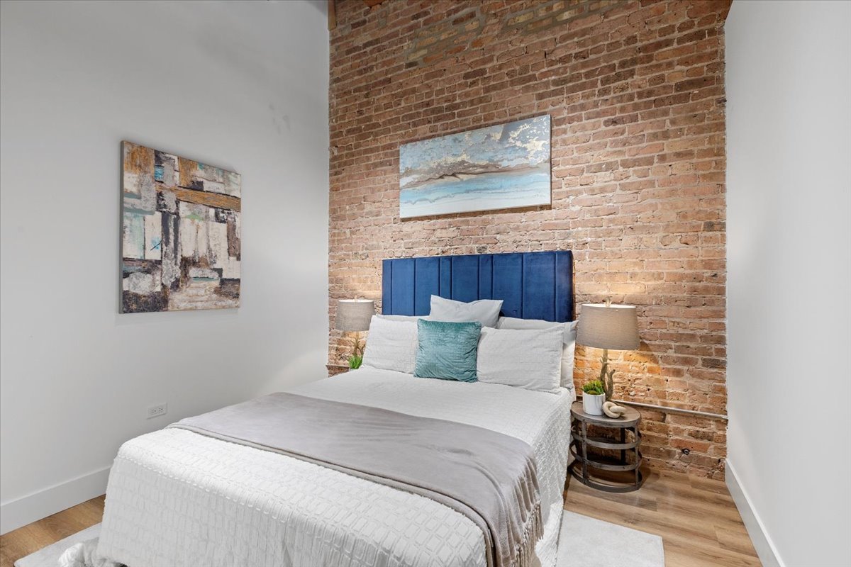 153 West Ohio Street, Unit 406 Chicago, IL 60654 - Photo 6 of 13