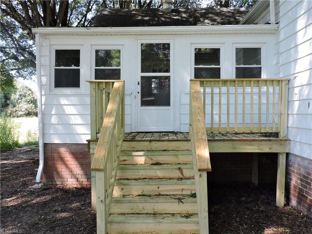 242 Tom Jones Road Ararat, NC 27007 - Photo 7 of 18 Gallery Image 7