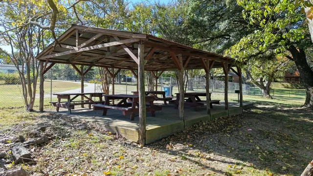 $885,000 | 807 Midway Road, Tool, TX 75143