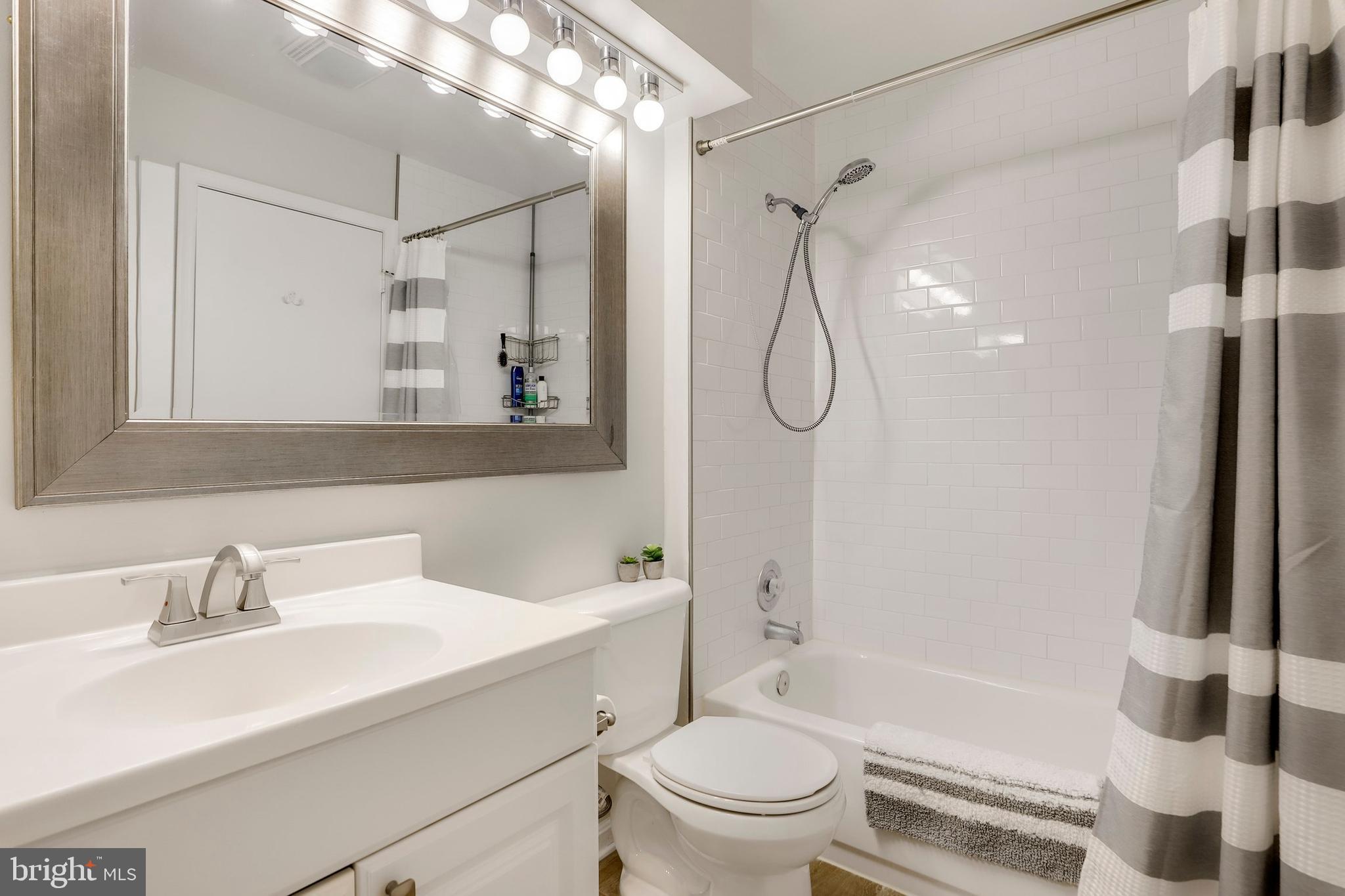 11182 Beaver Trail Court Reston, VA 20191 - Photo 17 of 28 Gallery Image 17