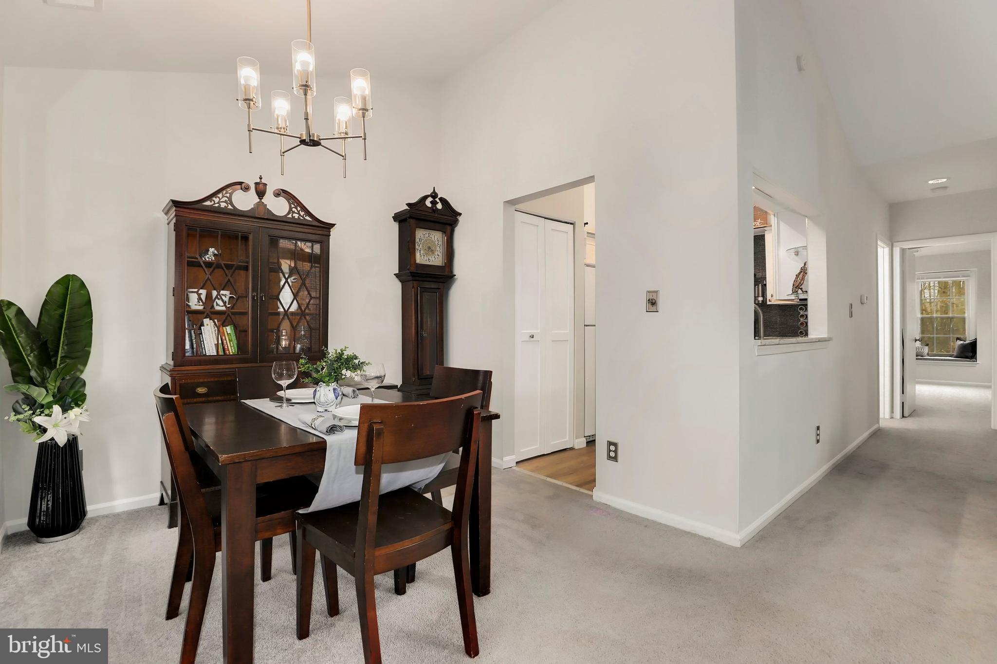 11182 Beaver Trail Court Reston, VA 20191 - Photo 9 of 28 Gallery Image 9
