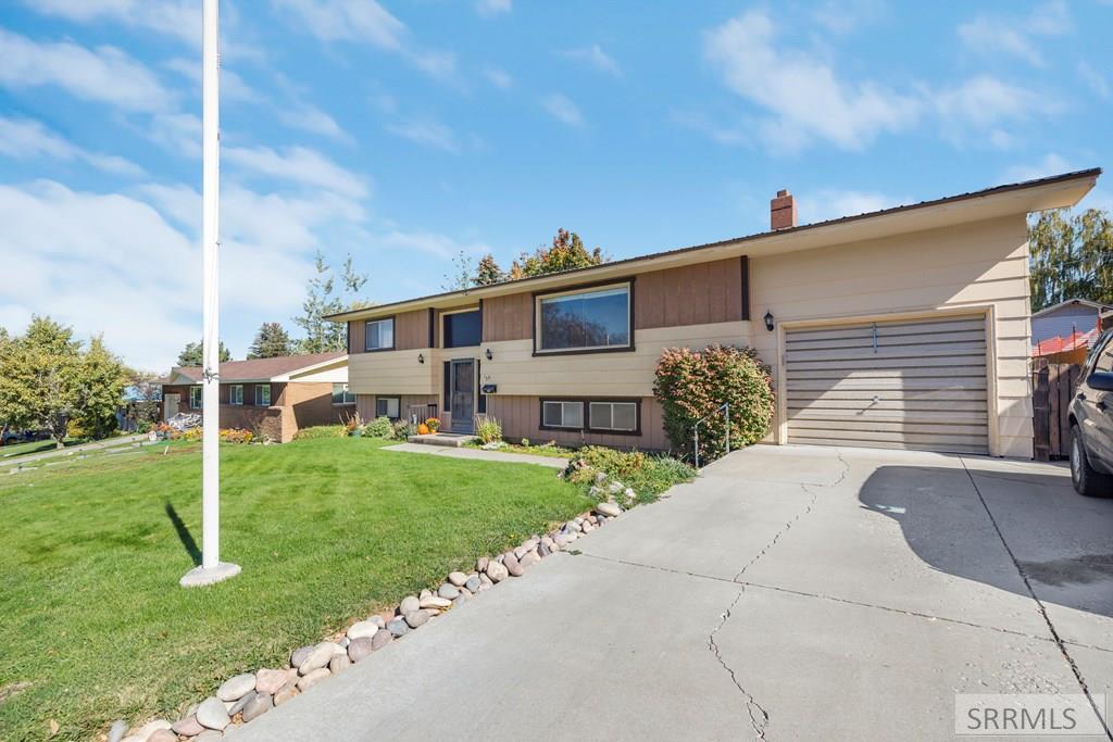 159 Birch Avenue Rexburg, ID 83440 - Photo 2 of 31 159 Birch Ave.