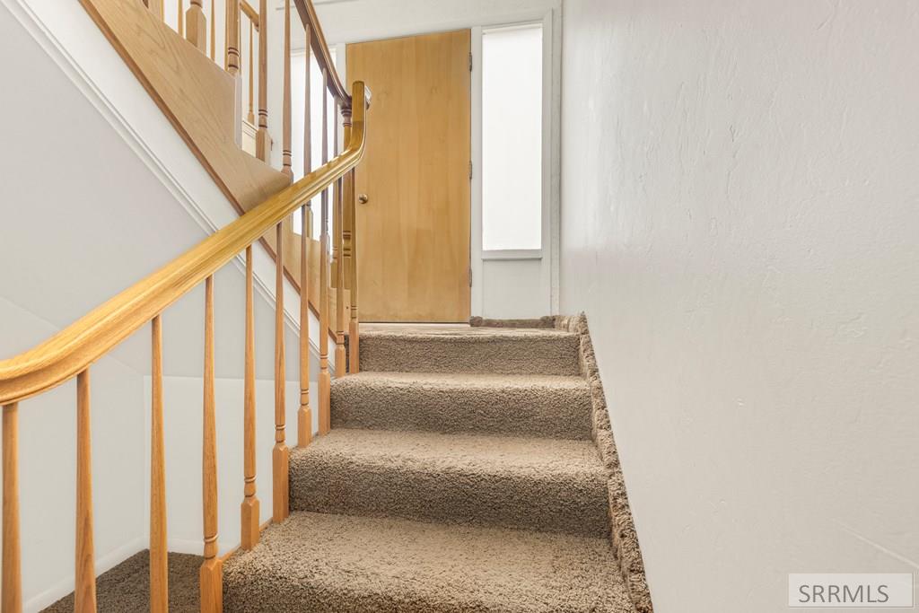 159 Birch Avenue Rexburg, ID 83440 - Photo 9 of 31 Split entry