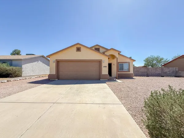 $1,595 | 11991 West Cabrillo Drive, Arizona City, AZ 85123