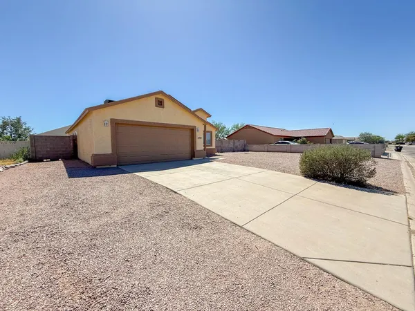 $1,595 | 11991 West Cabrillo Drive, Arizona City, AZ 85123