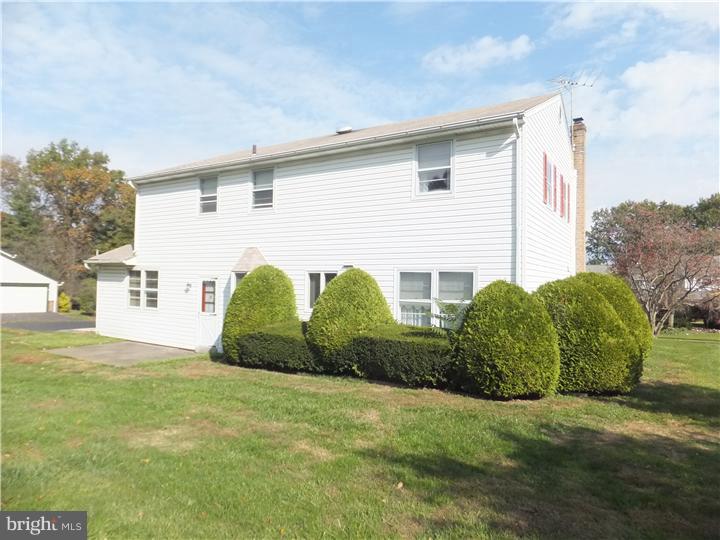 1242 Leedom Road Huntingdon Valley, PA 19006 - Photo 2 of 23 Gallery Image 2