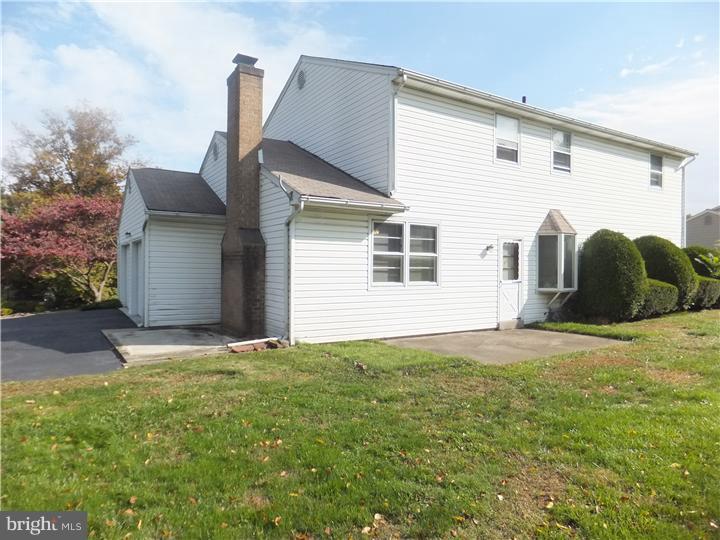 1242 Leedom Road Huntingdon Valley, PA 19006 - Photo 3 of 23 Gallery Image 3