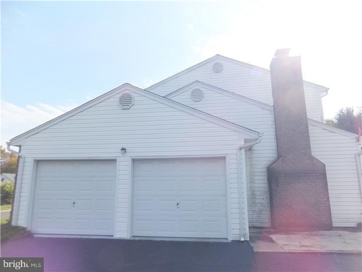 1242 Leedom Road Huntingdon Valley, PA 19006 - Photo 4 of 23 Gallery Image 4