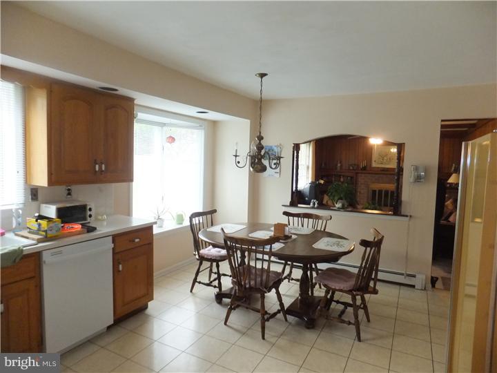 1242 Leedom Road Huntingdon Valley, PA 19006 - Photo 8 of 23 Gallery Image 8