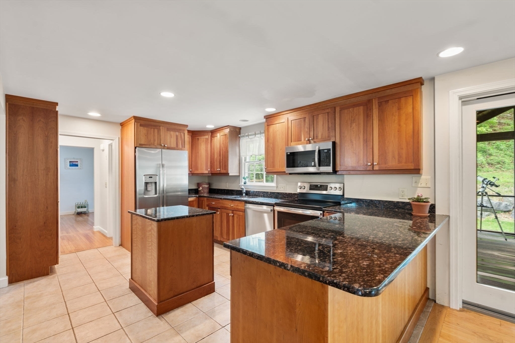 69 Wright Road Concord, MA 01742 - Photo 8 of 35 Gallery Image 8