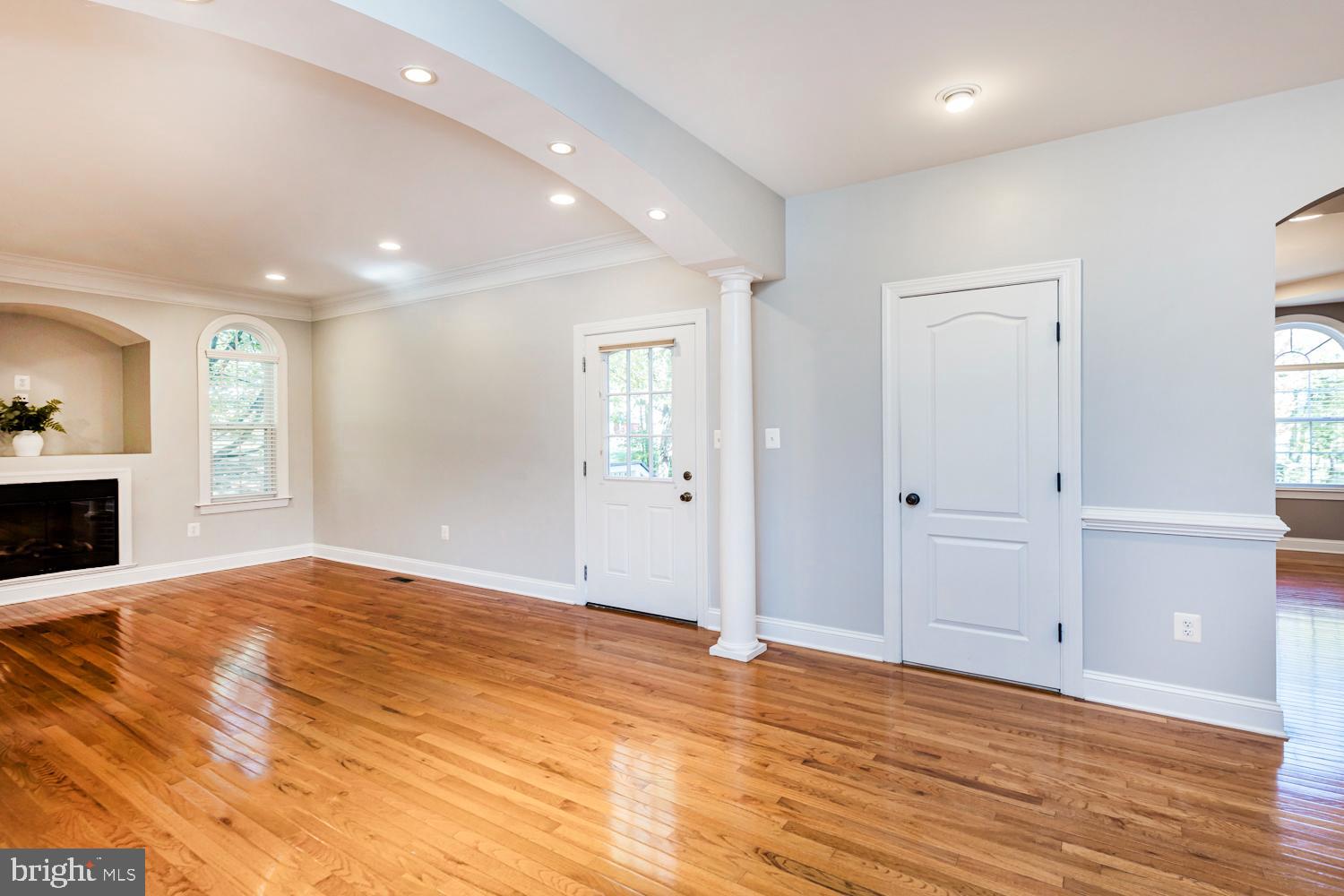 5642 Waterloo Road Columbia, MD 21045 - Photo 22 of 67 Bright and inviting entryway with hardwood floors.
