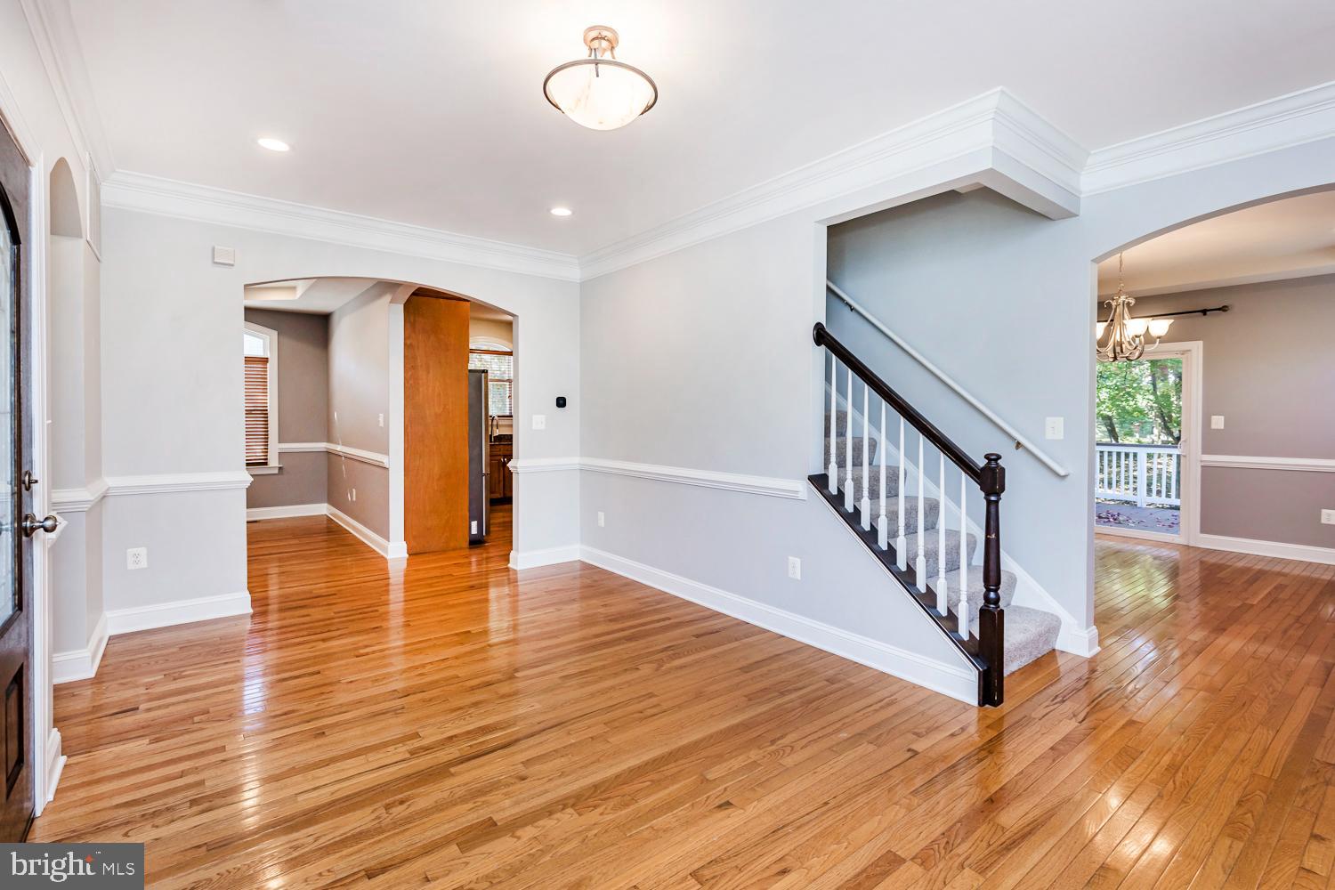 5642 Waterloo Road Columbia, MD 21045 - Photo 6 of 67 Spacious entryway with elegant finishes.