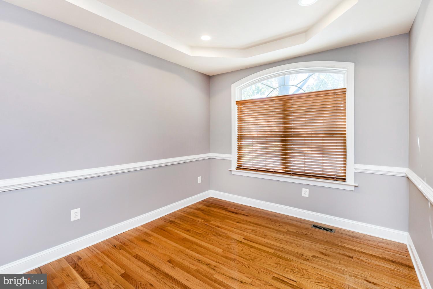 5642 Waterloo Road Columbia, MD 21045 - Photo 9 of 67 Bright, airy space with elegant details.