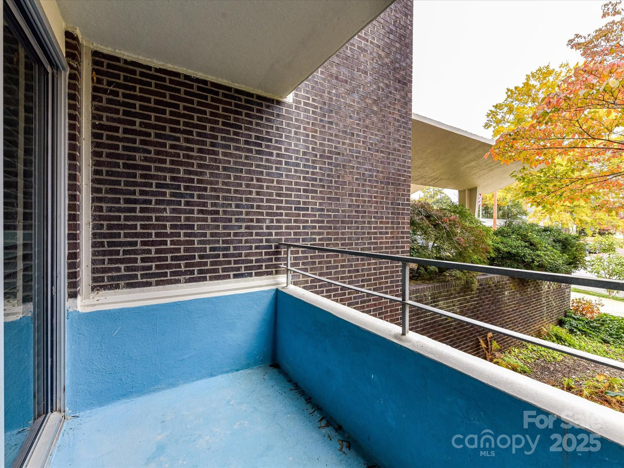 1300 Reece Road, Unit 111 Charlotte, NC 28209 - Photo 26 of 29 a view of balcony