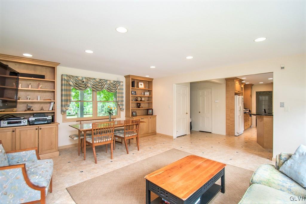 4221 Ravenswood Road Allentown, PA 18103 - Photo 12 of 21 Gallery Image 12