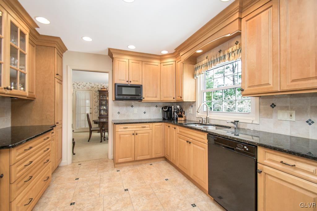 4221 Ravenswood Road Allentown, PA 18103 - Photo 7 of 21 Gallery Image 7