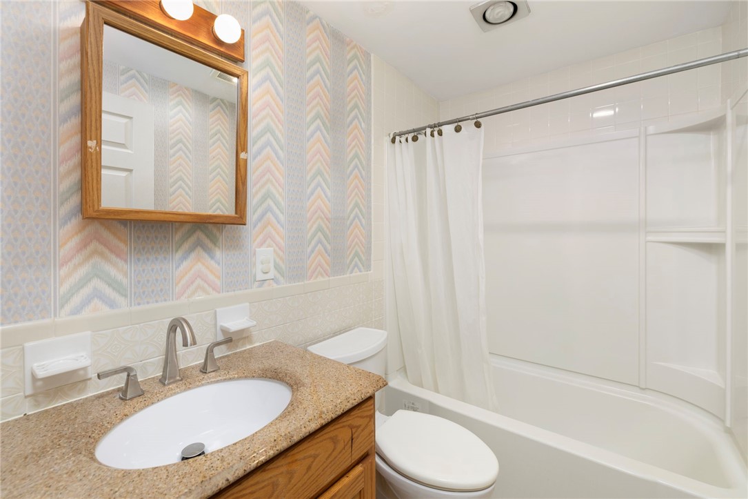 750 Quaker Lane, Unit B101 Warwick, RI 02818 - Photo 11 of 25