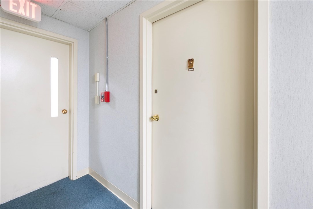 750 Quaker Lane, Unit B101 Warwick, RI 02818 - Photo 19 of 25