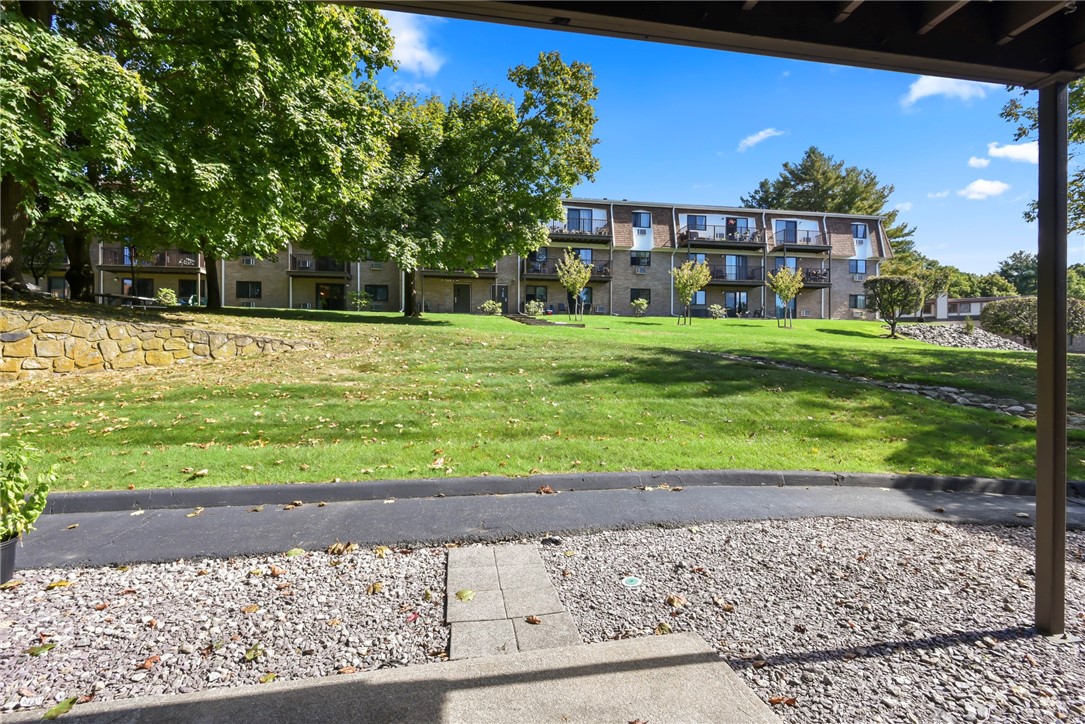 750 Quaker Lane, Unit B101 Warwick, RI 02818 - Photo 2 of 25