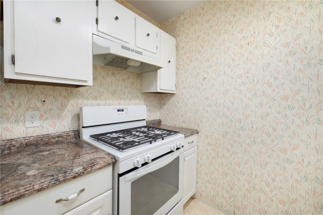 750 Quaker Lane, Unit B101 Warwick, RI 02818 - Photo 5 of 25