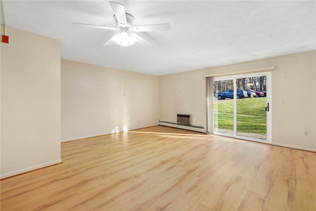 750 Quaker Lane, Unit B101 Warwick, RI 02818 - Photo 6 of 25