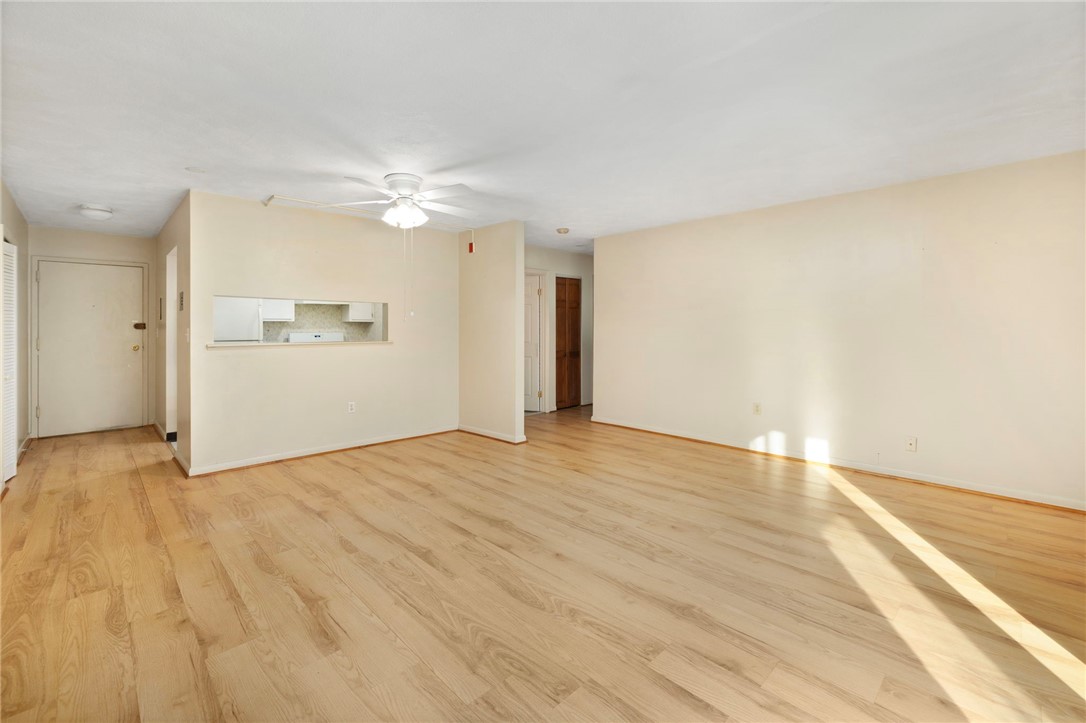 750 Quaker Lane, Unit B101 Warwick, RI 02818 - Photo 7 of 25
