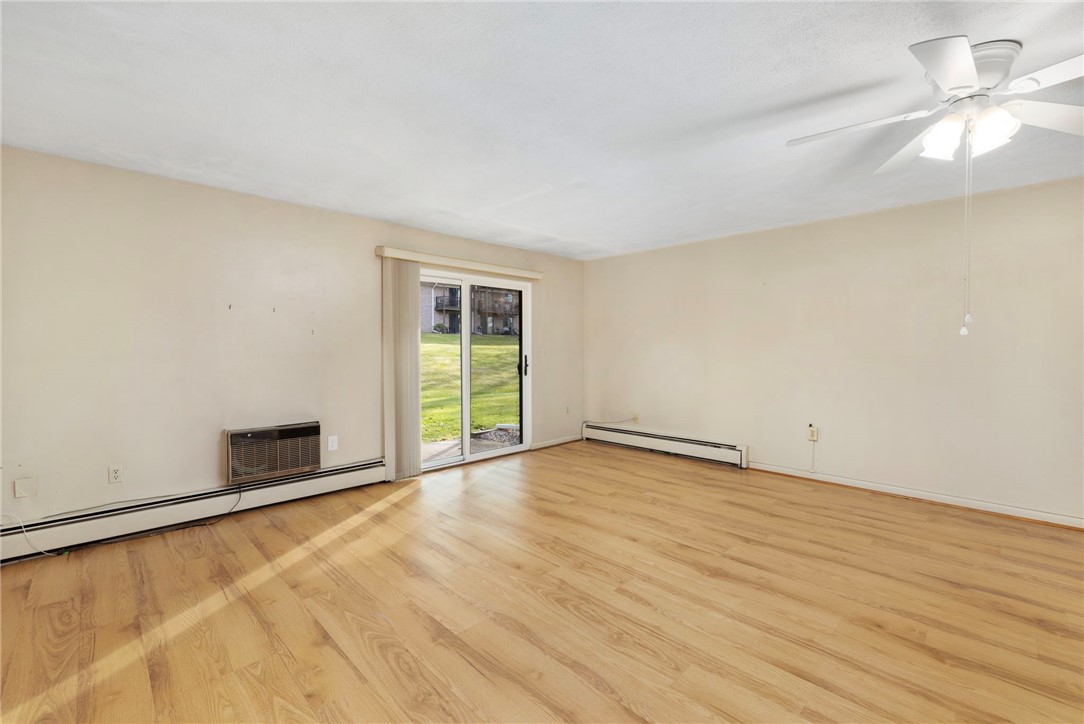 750 Quaker Lane, Unit B101 Warwick, RI 02818 - Photo 9 of 25