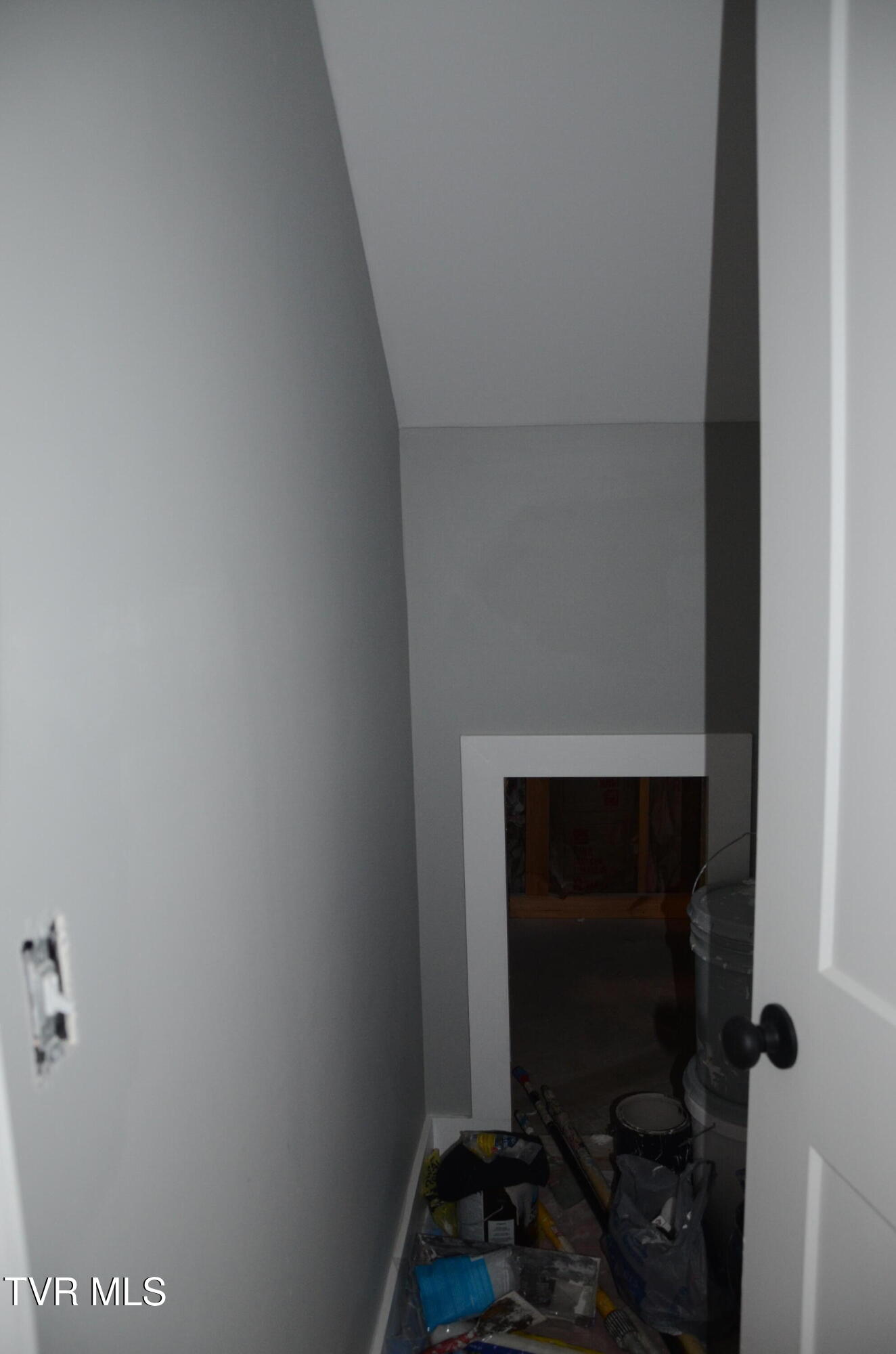 2350 Edinburgh Channel Road Kingsport, TN 37664 - Photo 6 of 24 DSC_0728