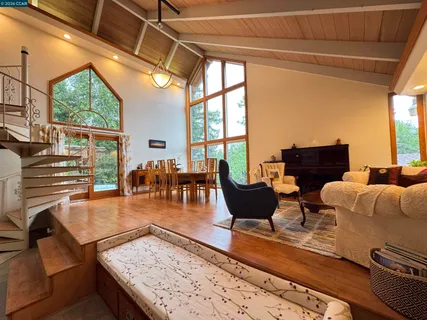 $1,699,000 | 163 El Toyonal, Orinda, CA 94563